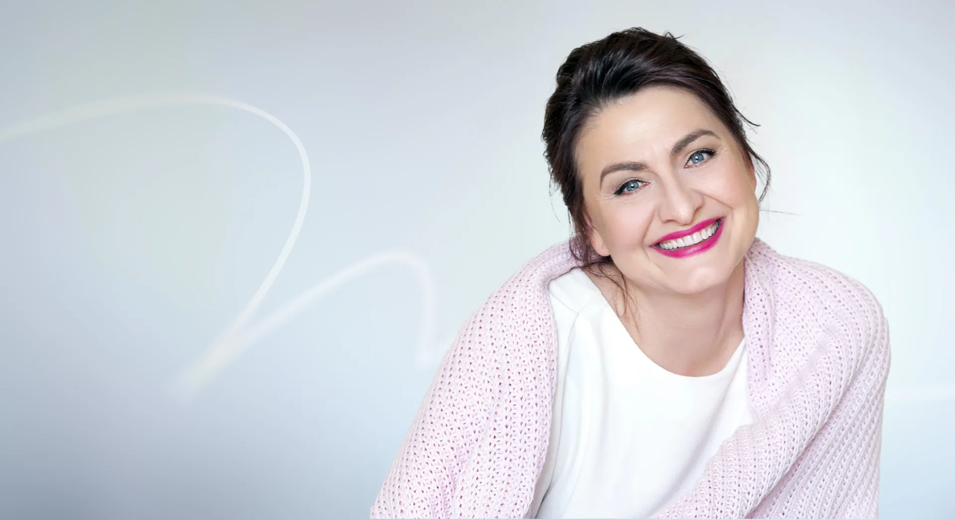 Mrs Monika 46 - Minilift and eyelid surgery